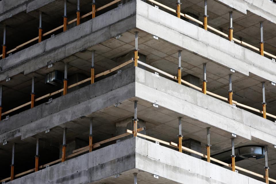 Estructura de hormig&oacute;n de un edificio en construcci&oacute;n